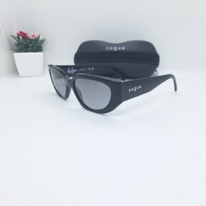 vogue güneş kadın